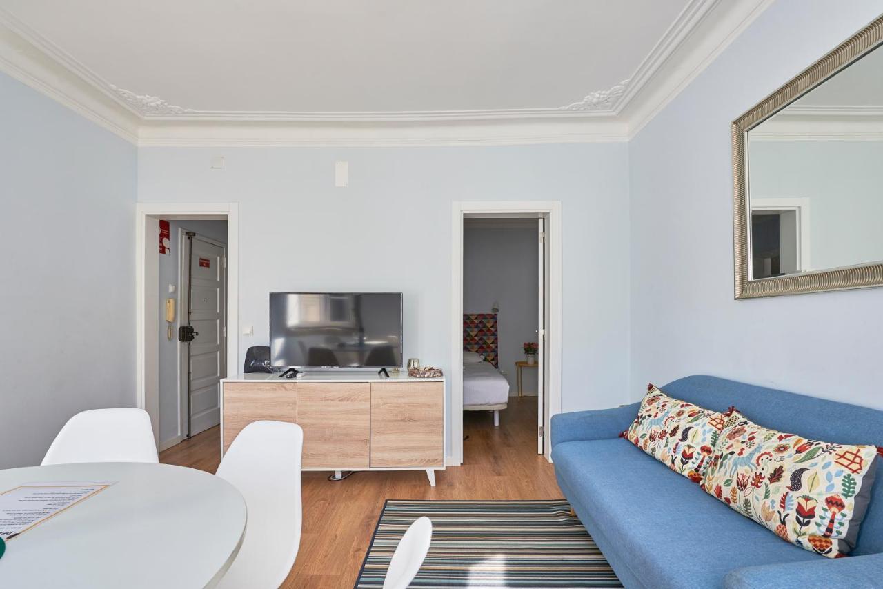 Elegant Riverview Apartment In Historical Lisbona Esterno foto