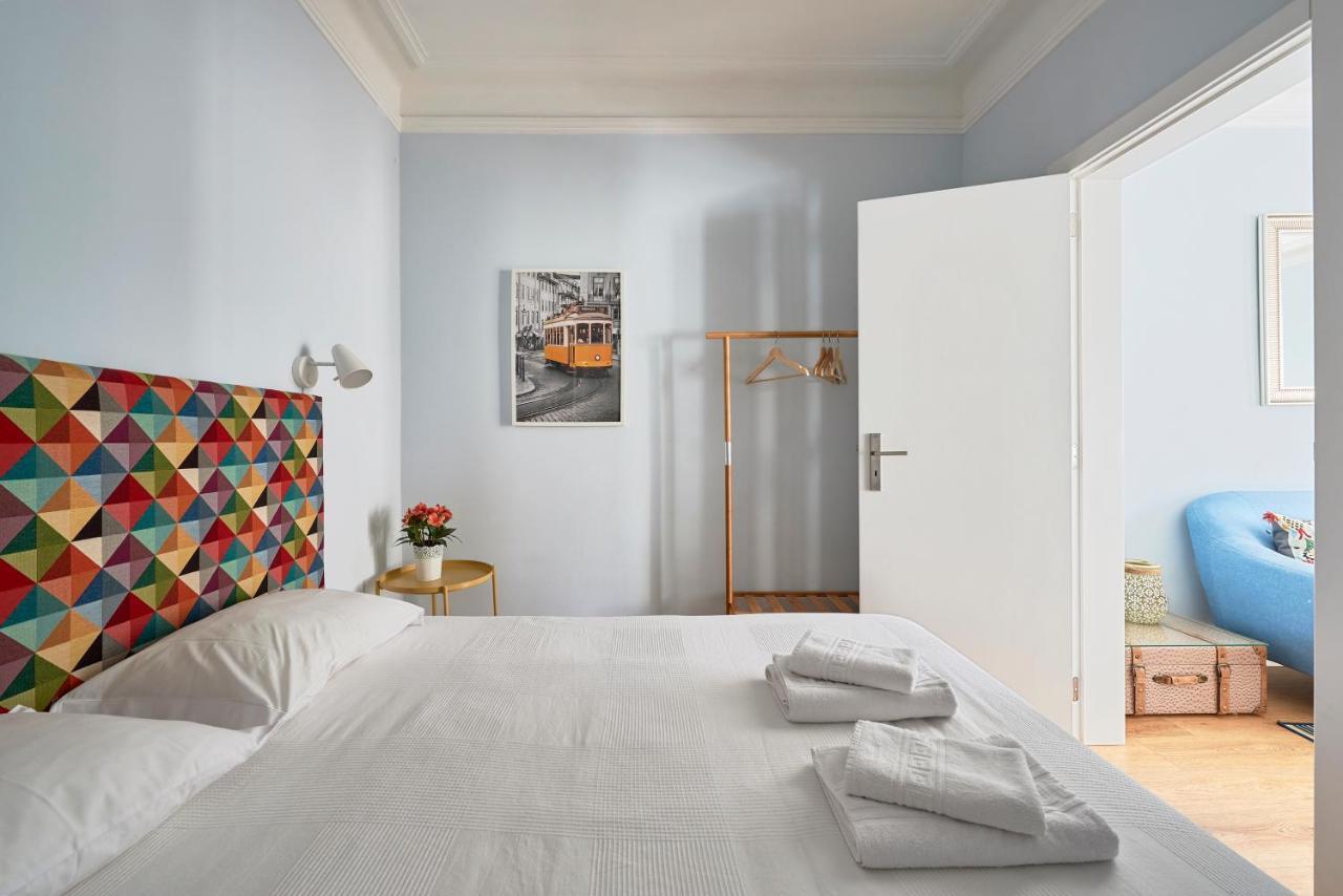 Elegant Riverview Apartment In Historical Lisbona Esterno foto