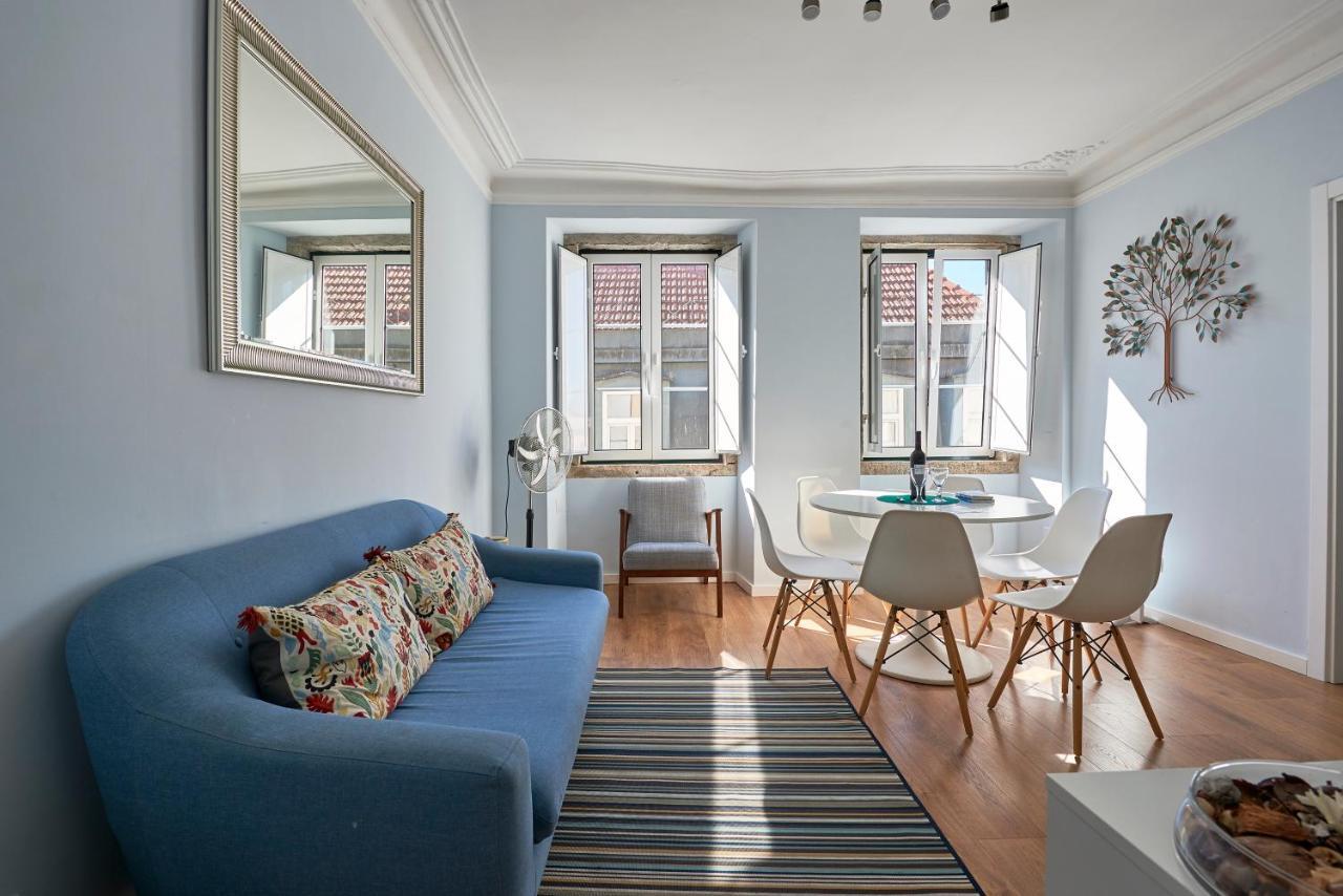 Elegant Riverview Apartment In Historical Lisbona Esterno foto