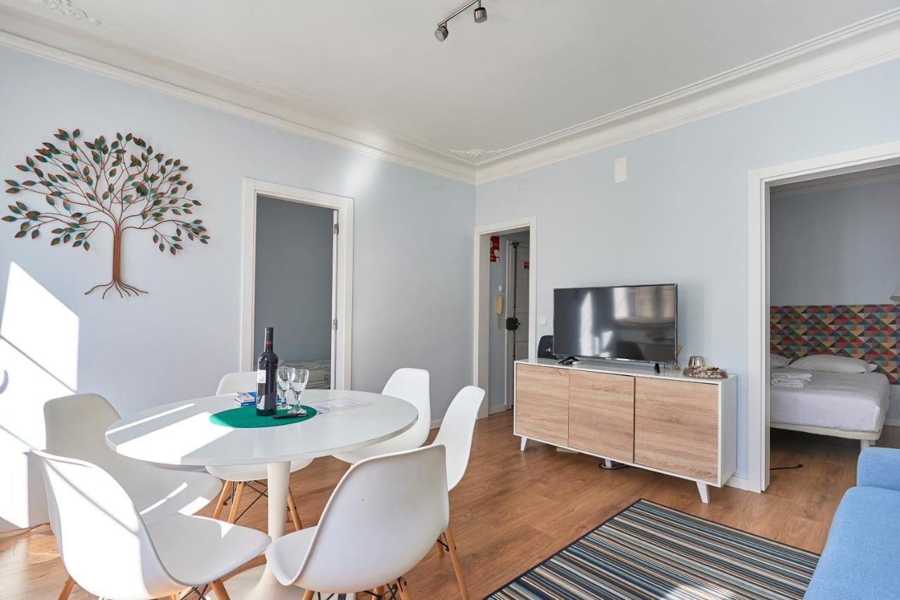 Elegant Riverview Apartment In Historical Lisbona Esterno foto