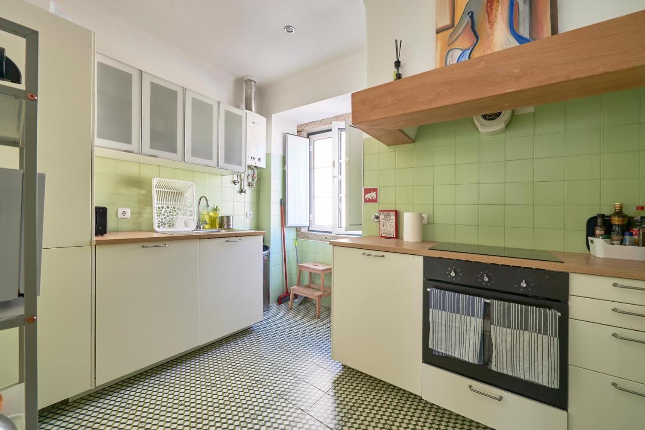 Elegant Riverview Apartment In Historical Lisbona Esterno foto