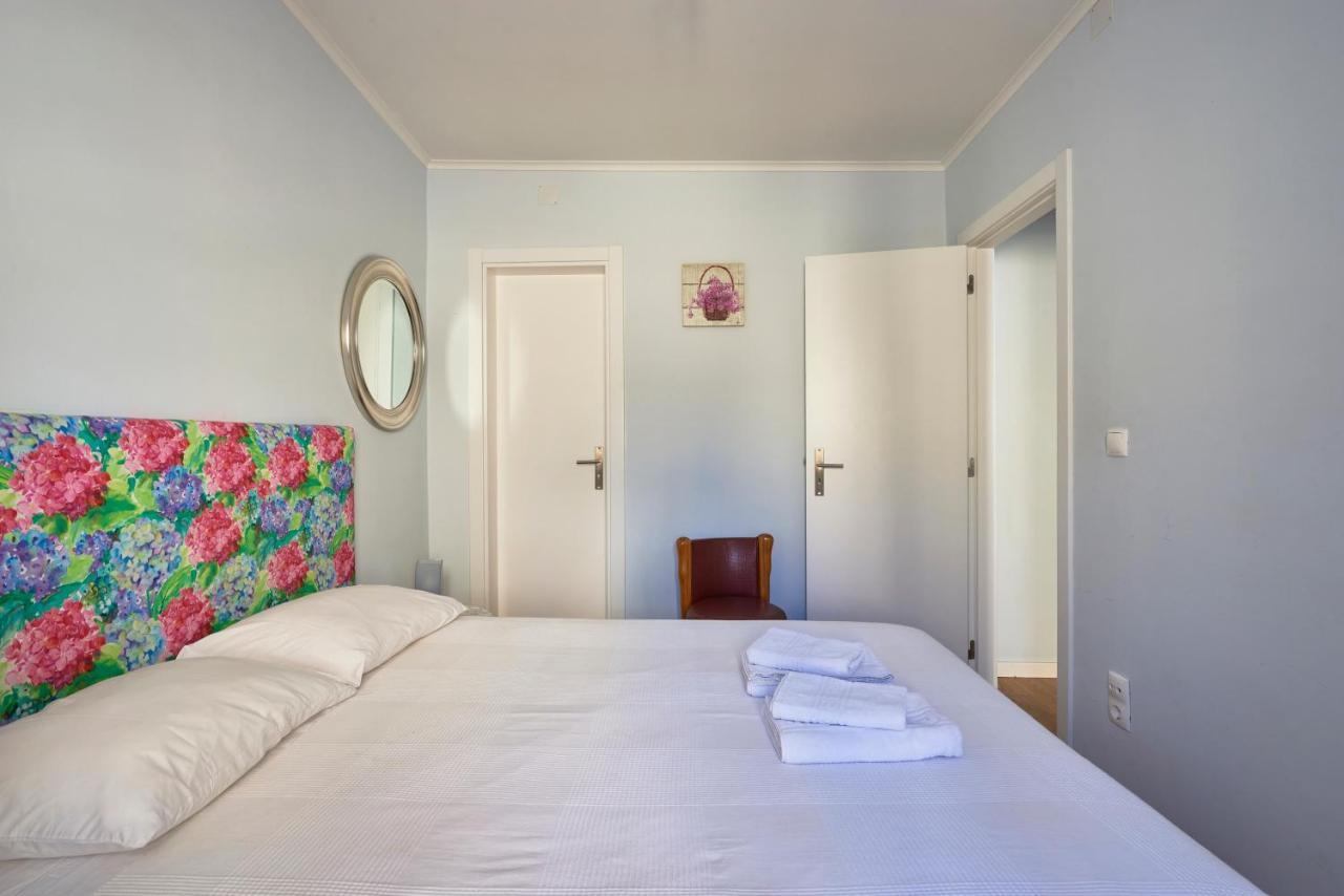 Elegant Riverview Apartment In Historical Lisbona Esterno foto
