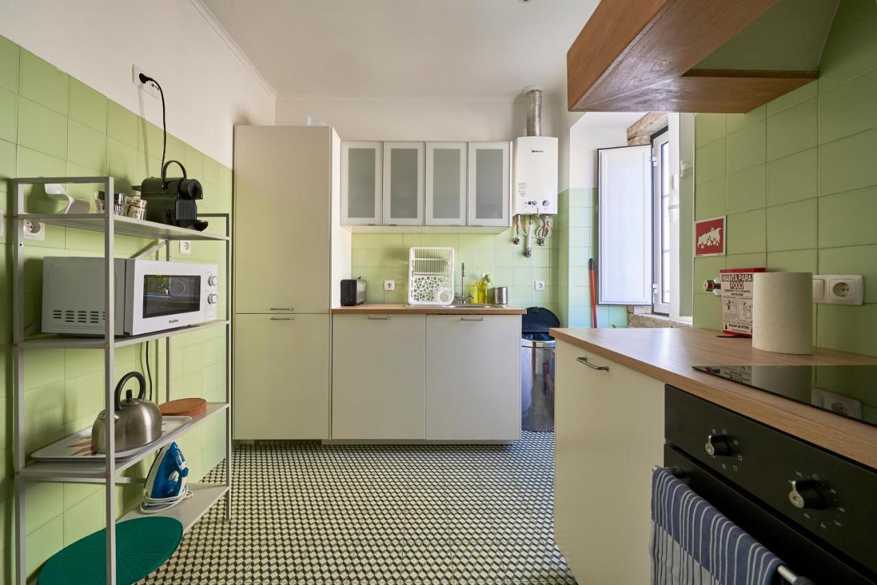 Elegant Riverview Apartment In Historical Lisbona Esterno foto