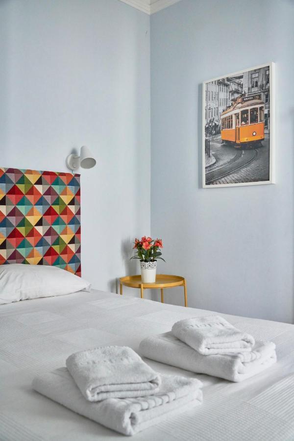 Elegant Riverview Apartment In Historical Lisbona Esterno foto
