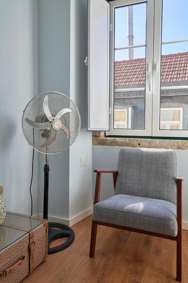 Elegant Riverview Apartment In Historical Lisbona Esterno foto