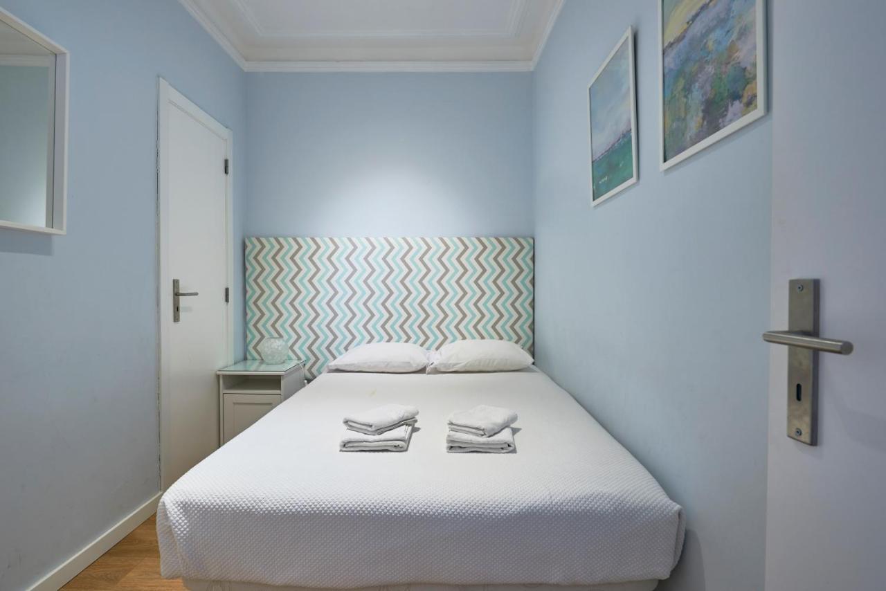 Elegant Riverview Apartment In Historical Lisbona Esterno foto