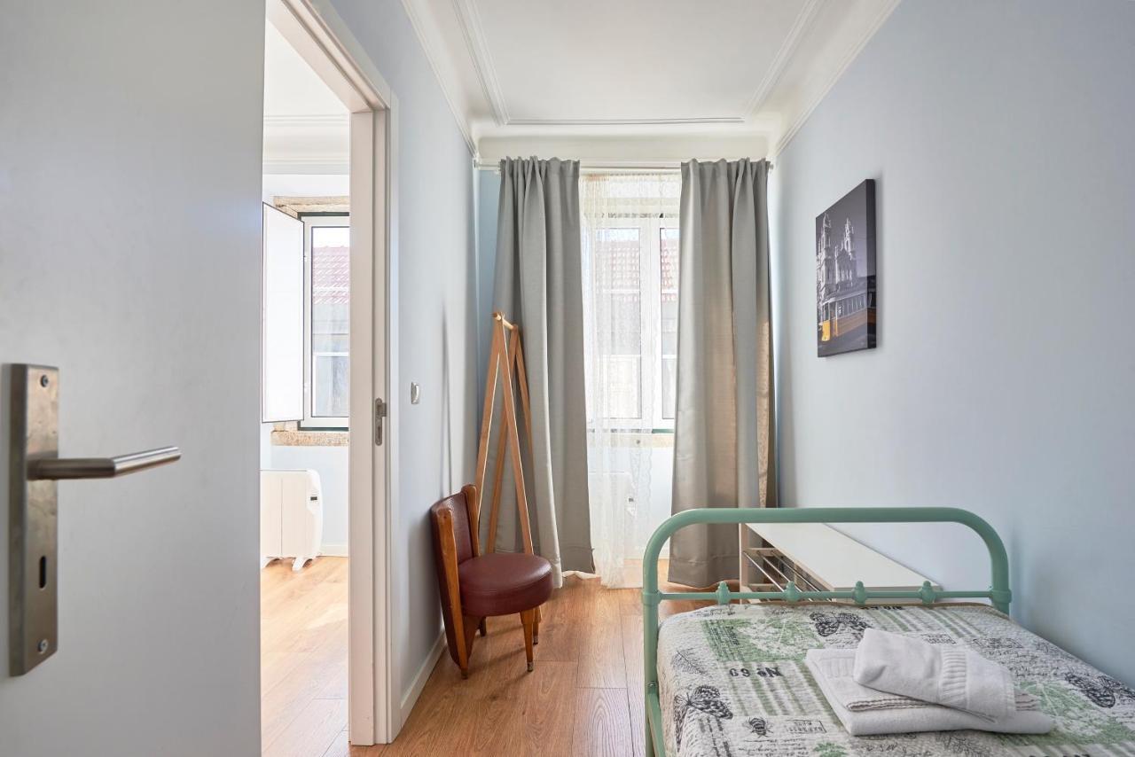 Elegant Riverview Apartment In Historical Lisbona Esterno foto