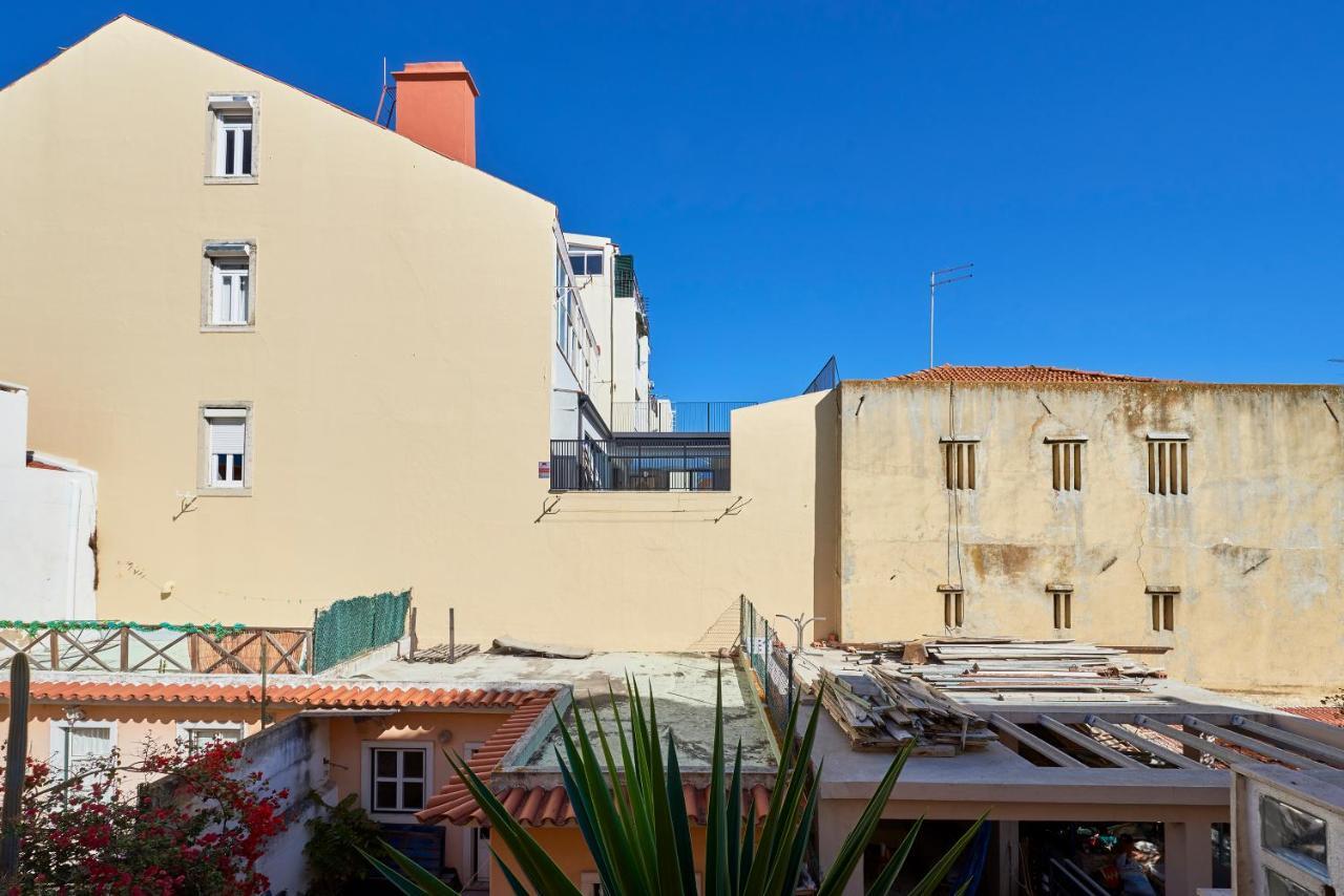 Elegant Riverview Apartment In Historical Lisbona Esterno foto