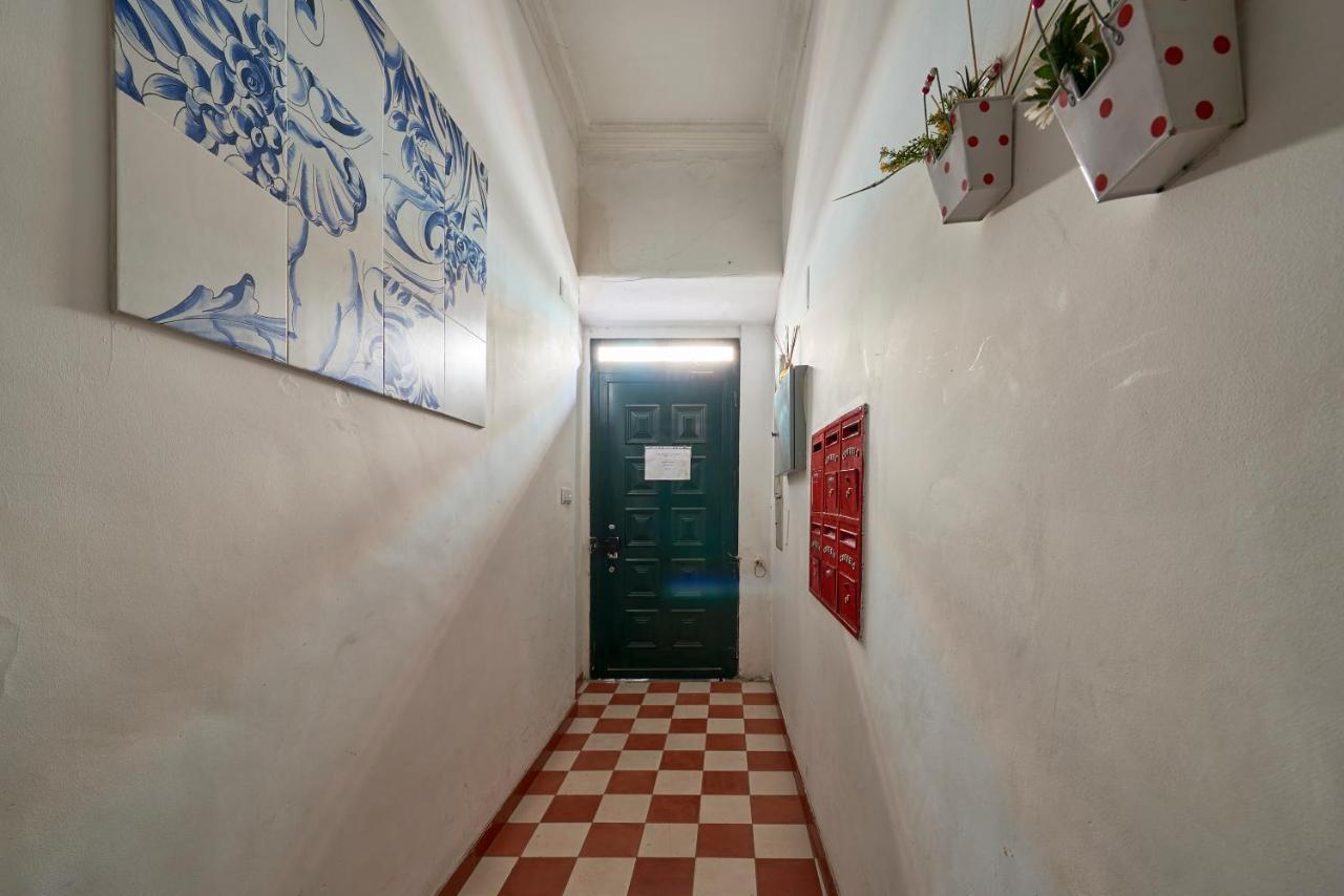 Elegant Riverview Apartment In Historical Lisbona Esterno foto