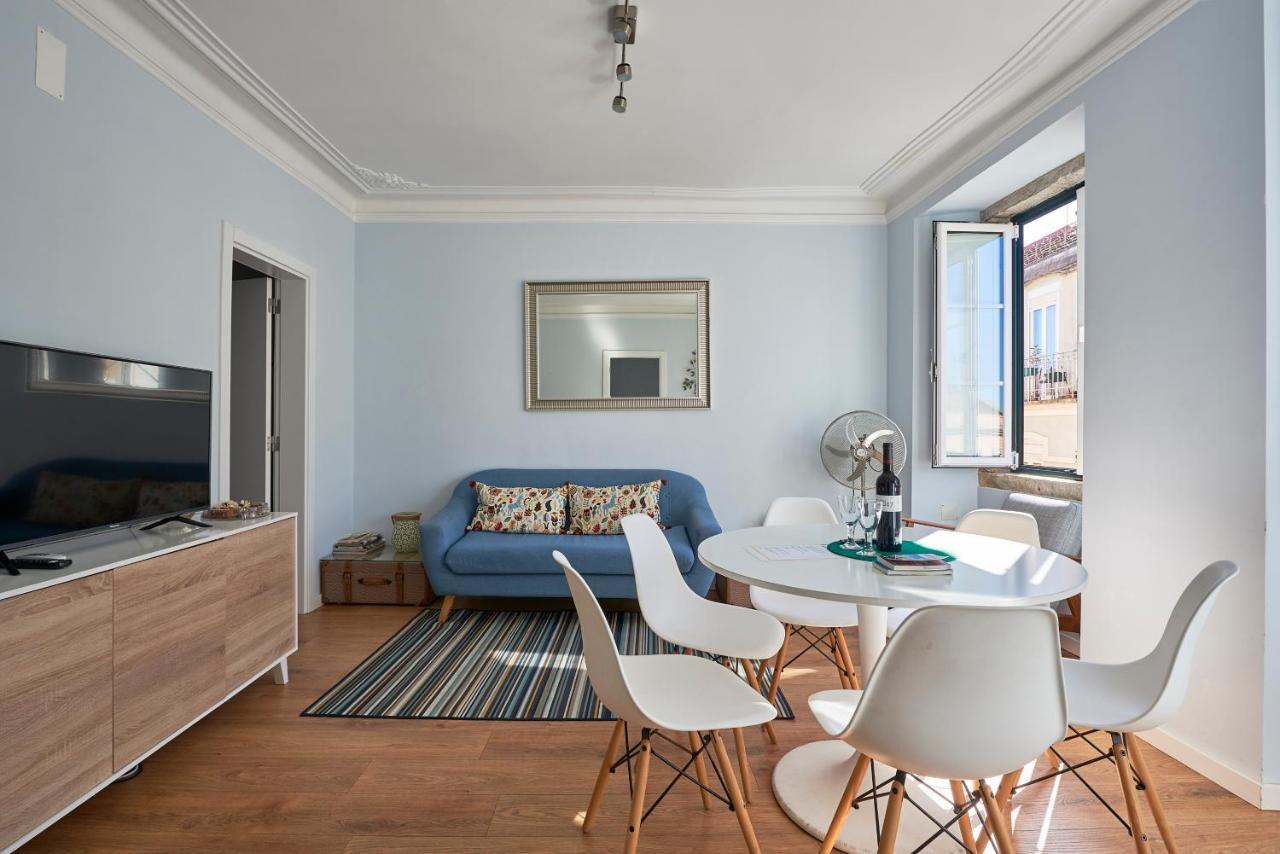 Elegant Riverview Apartment In Historical Lisbona Esterno foto