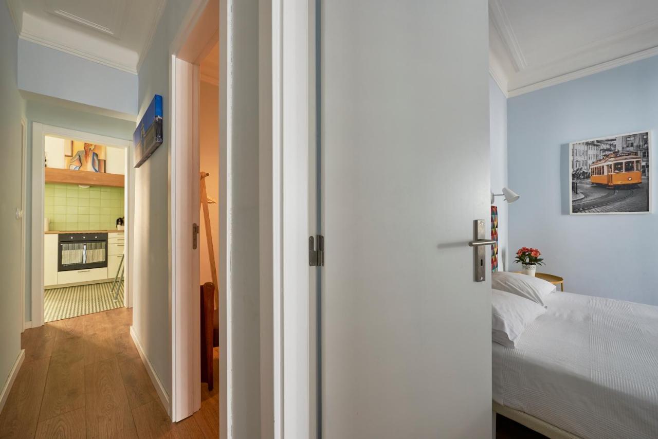 Elegant Riverview Apartment In Historical Lisbona Esterno foto