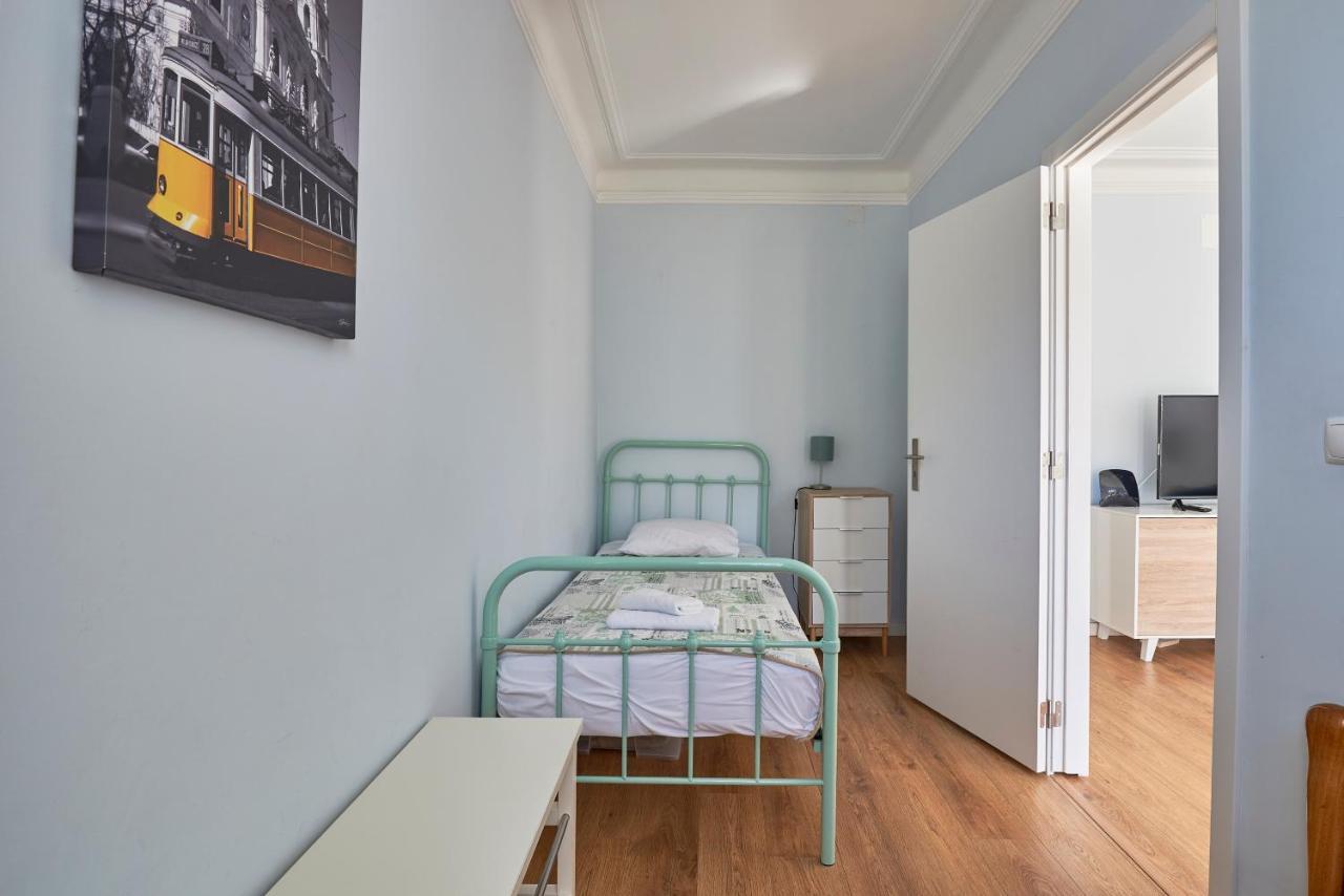 Elegant Riverview Apartment In Historical Lisbona Esterno foto