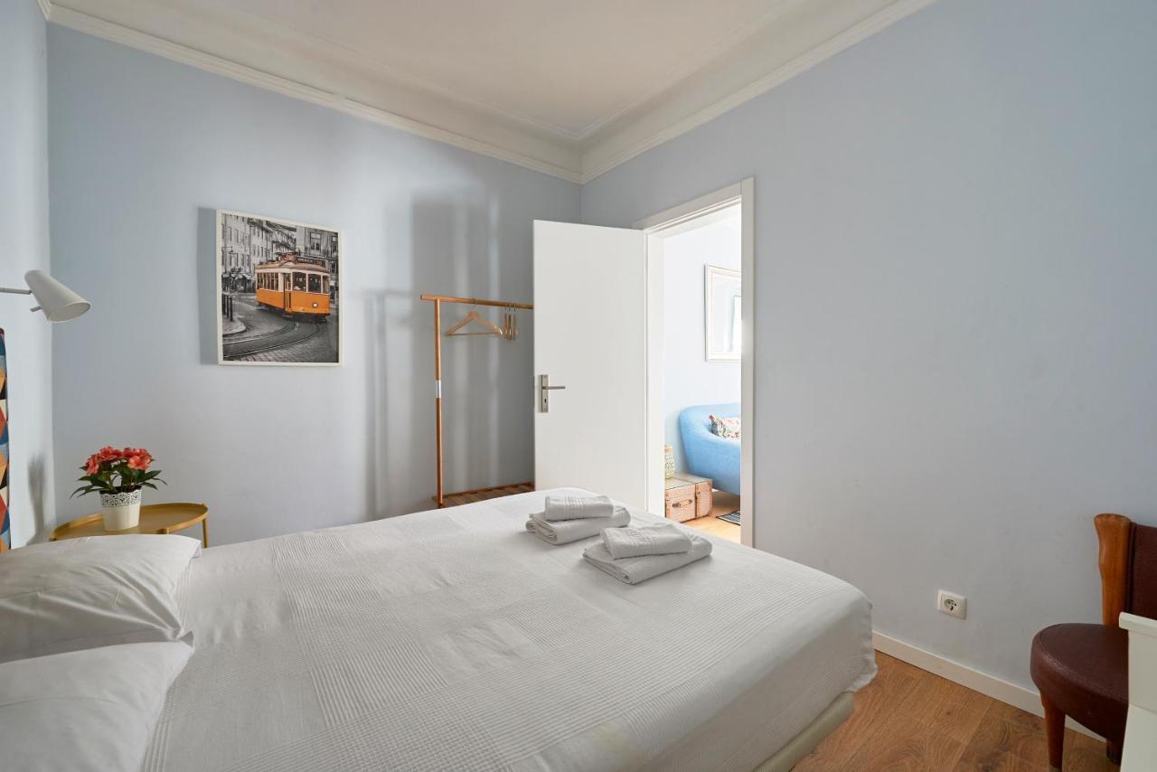 Elegant Riverview Apartment In Historical Lisbona Esterno foto